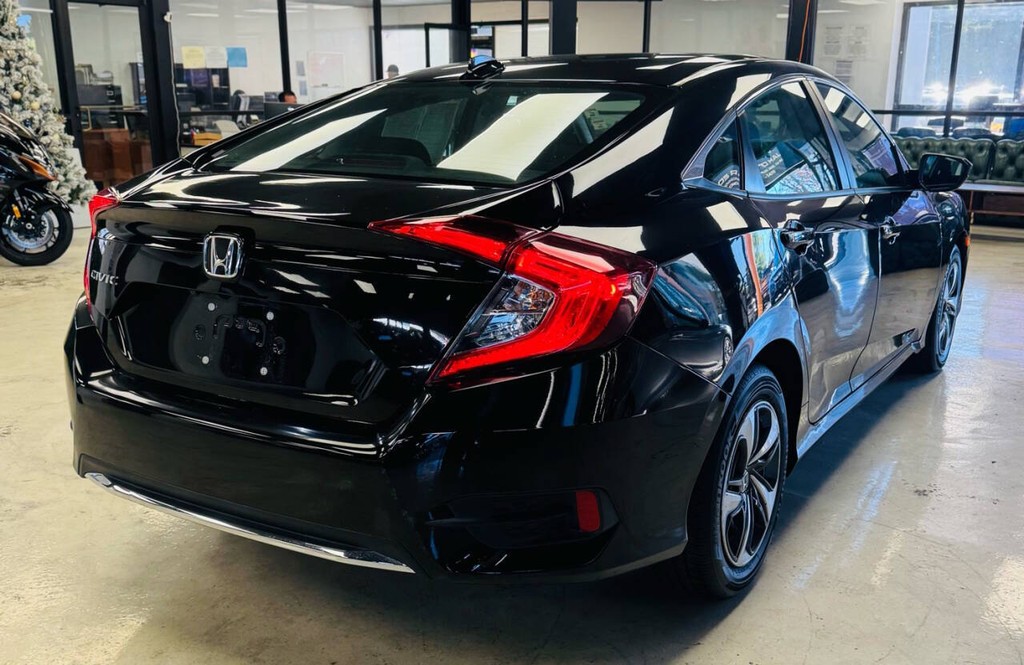 Honda Civic Sedan Vehicle Full-screen Gallery Image 06