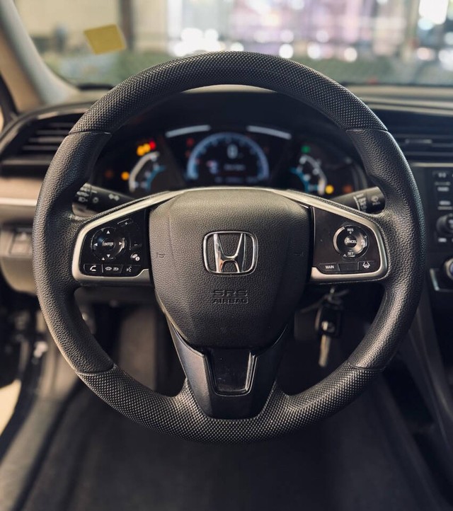 Honda Civic Sedan Vehicle Full-screen Gallery Image 10