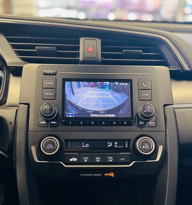 Honda Civic Sedan Vehicle Full-screen Gallery Image 13