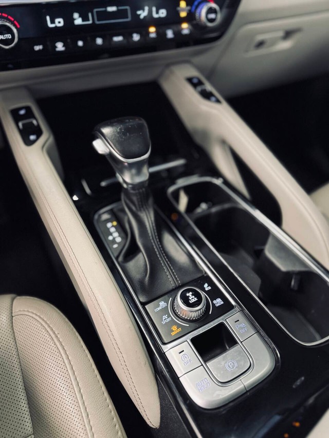 Kia Telluride Vehicle Full-screen Gallery Image 11