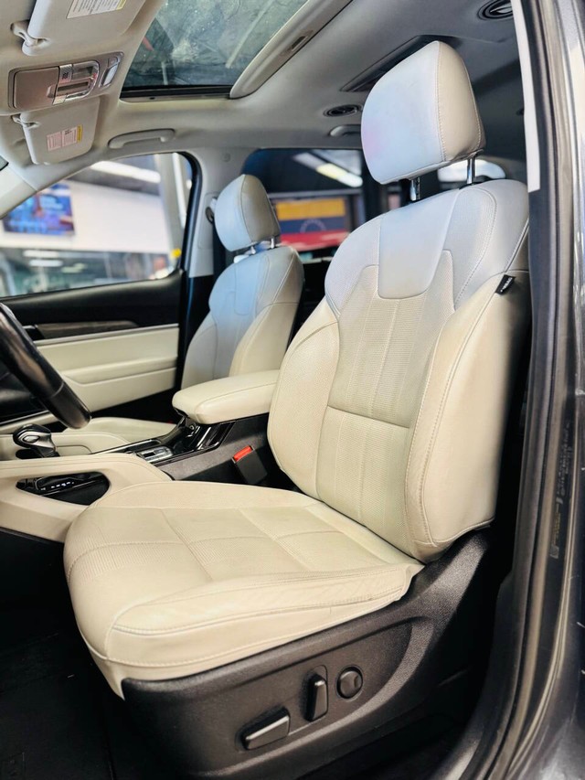 Kia Telluride Vehicle Full-screen Gallery Image 12