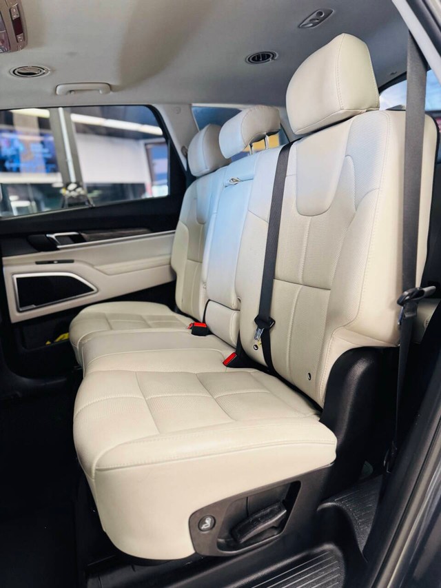 Kia Telluride Vehicle Full-screen Gallery Image 15