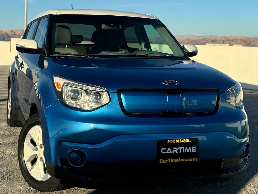 Kia Soul EV Vehicle Full-screen Gallery Image 02