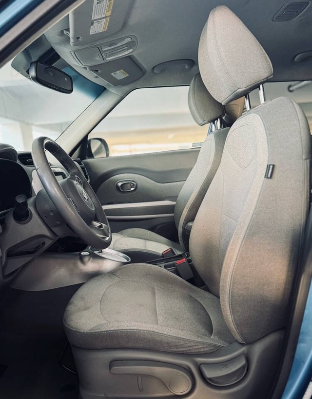 Kia Soul EV Vehicle Full-screen Gallery Image 25