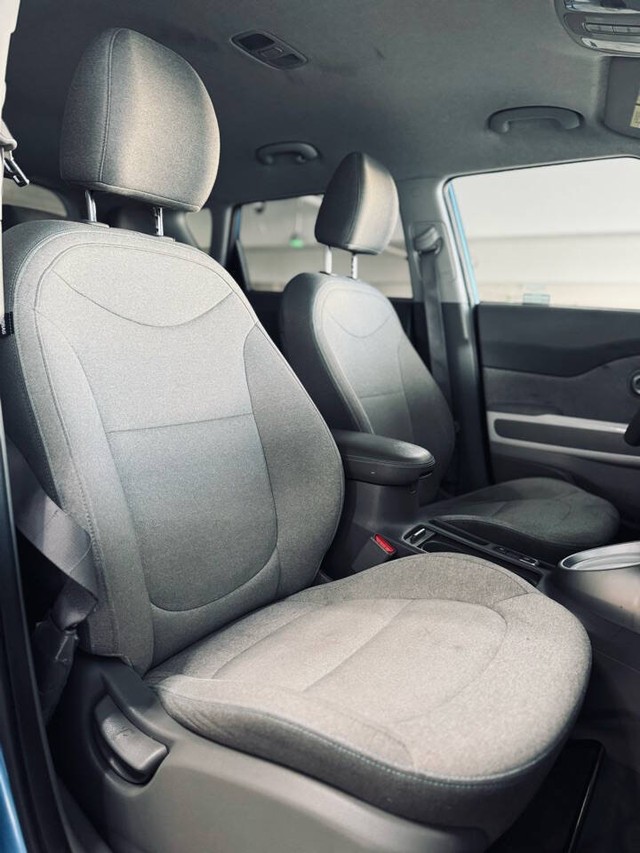 Kia Soul EV Vehicle Full-screen Gallery Image 27