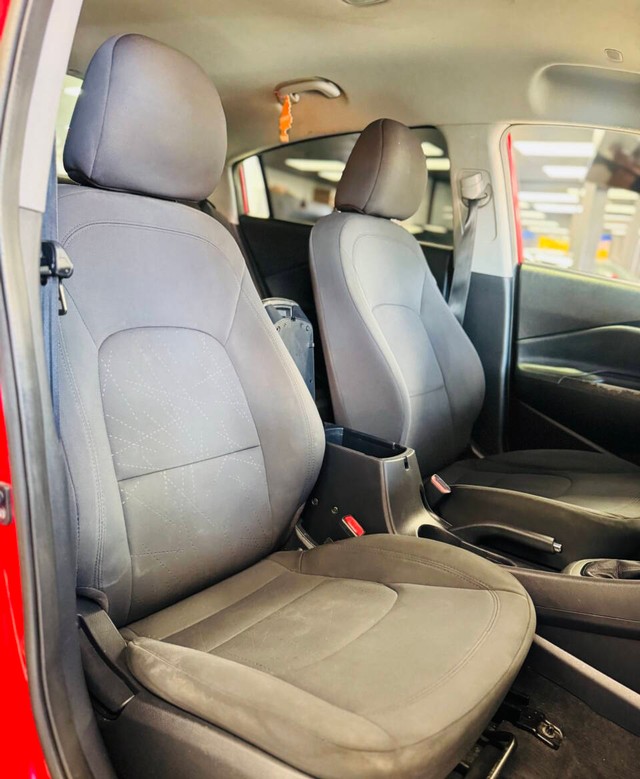 Kia Rio Vehicle Full-screen Gallery Image 12