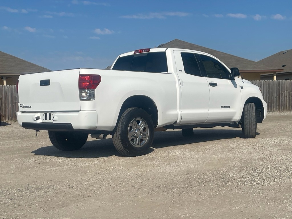 Toyota Tundra 2WD Truck Vehicle Full-screen Gallery Image 3