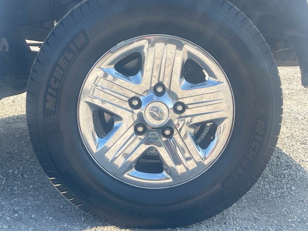 Toyota Tundra 2WD Truck Vehicle Full-screen Gallery Image 6