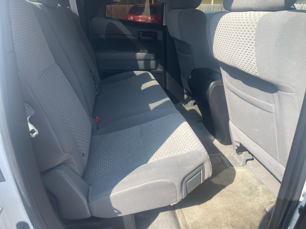 Toyota Tundra 2WD Truck Vehicle Full-screen Gallery Image 10