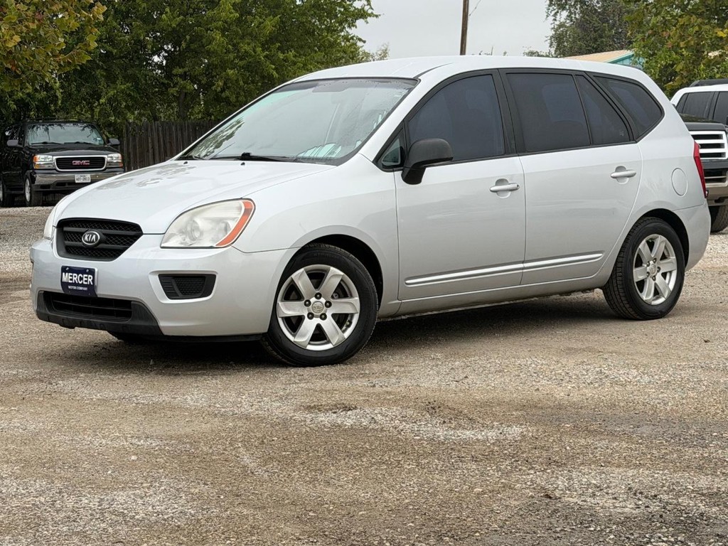 Kia Rondo Vehicle Full-screen Gallery Image 9