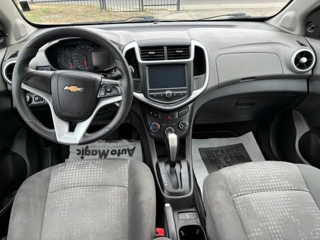 Chevrolet Sonic Vehicle Image 13