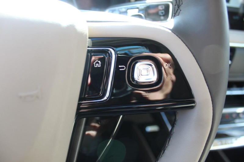 Lincoln Corsair Vehicle Full-screen Gallery Image 19