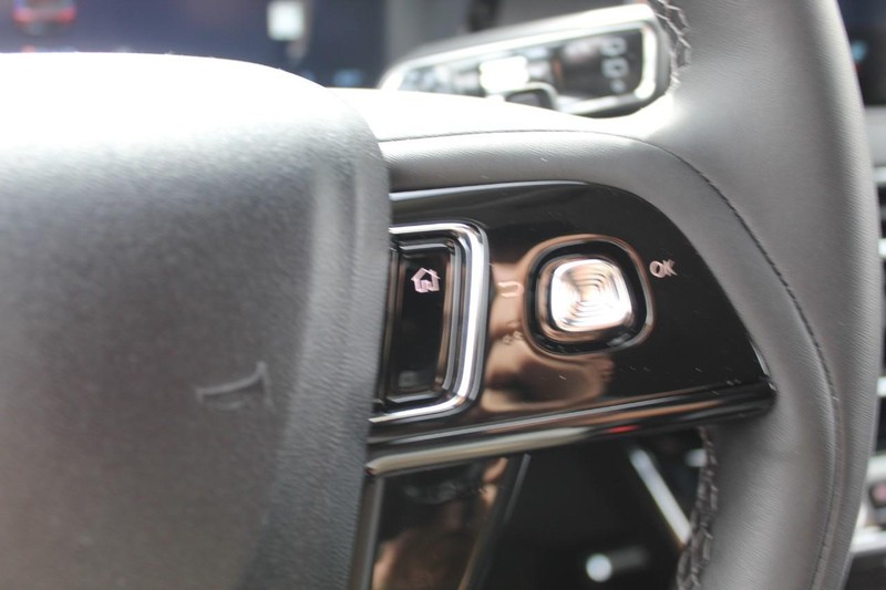 Lincoln Corsair Vehicle Full-screen Gallery Image 19