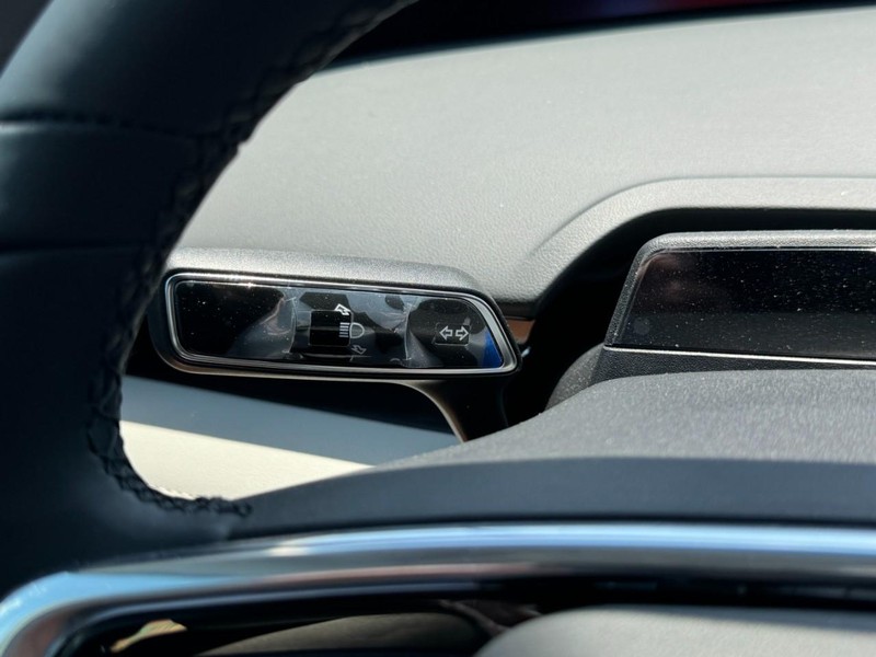 Lincoln Nautilus Vehicle Full-screen Gallery Image 20