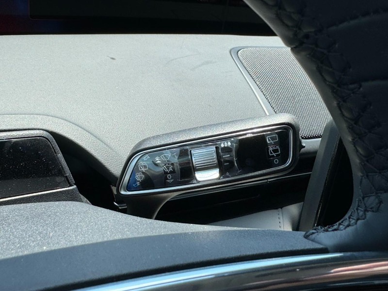 Lincoln Nautilus Vehicle Full-screen Gallery Image 21