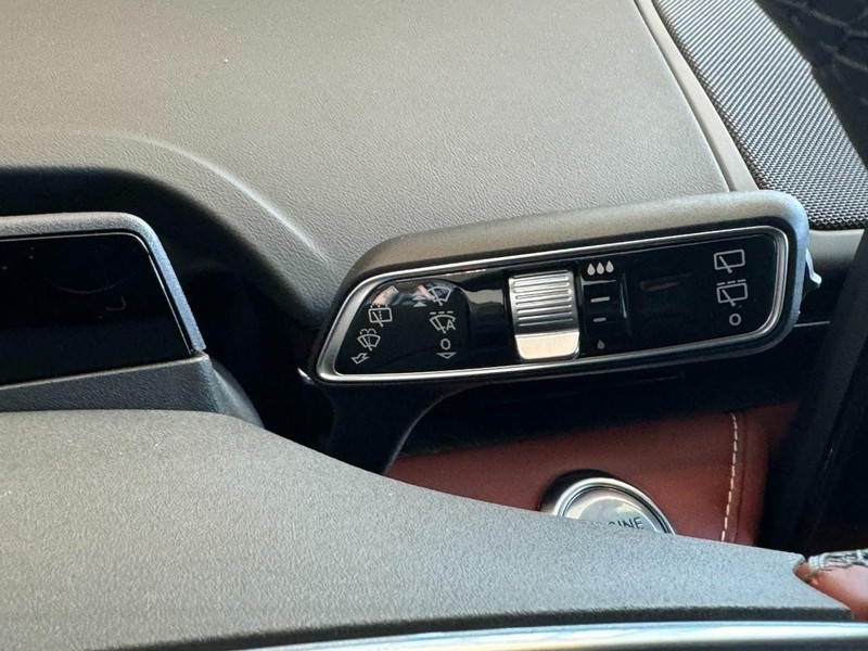 Lincoln Nautilus Vehicle Full-screen Gallery Image 19