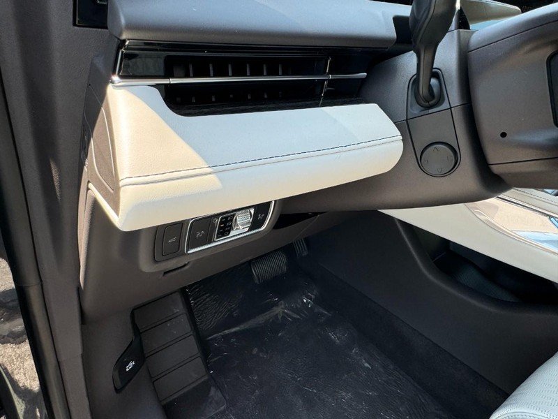 Lincoln Nautilus Vehicle Full-screen Gallery Image 14