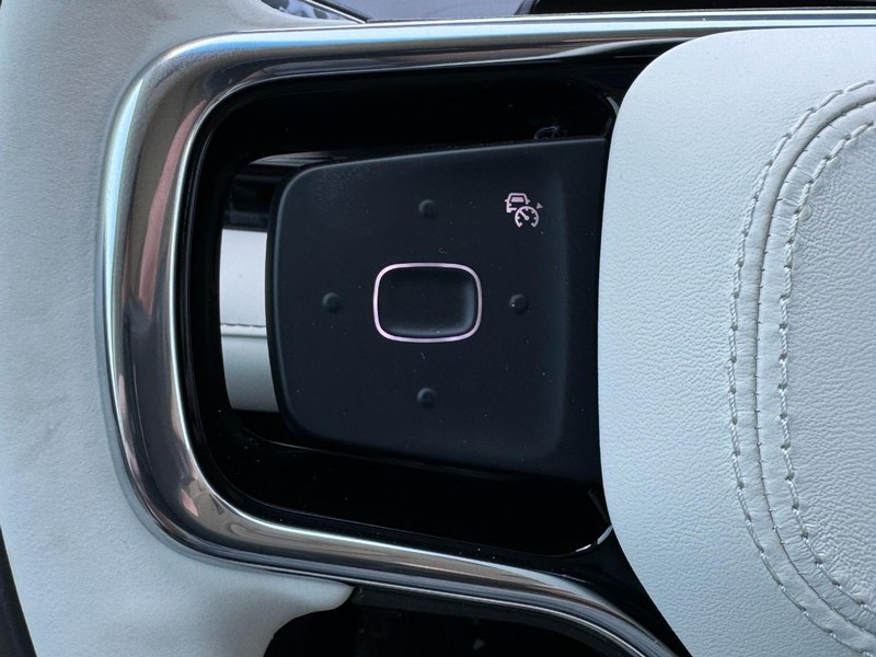 Lincoln Nautilus Vehicle Full-screen Gallery Image 18