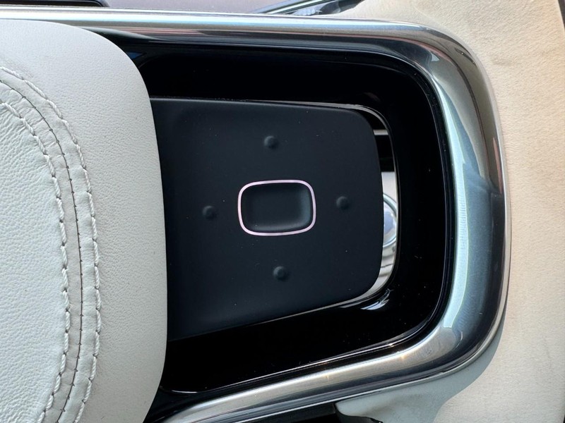 Lincoln Nautilus Vehicle Full-screen Gallery Image 19