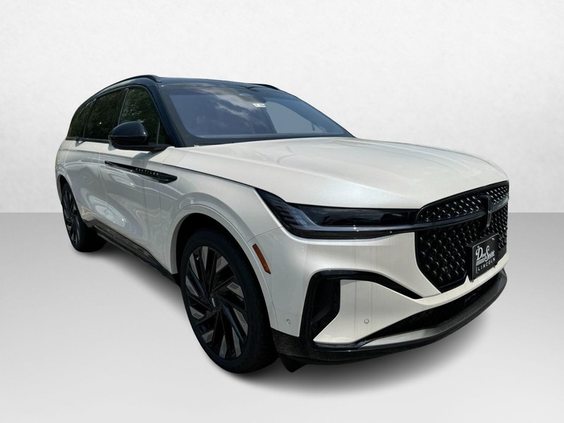 Lincoln Nautilus Vehicle Full-screen Gallery Image 03