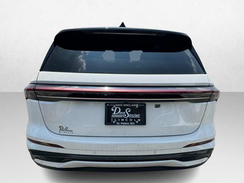 Lincoln Nautilus Vehicle Full-screen Gallery Image 06