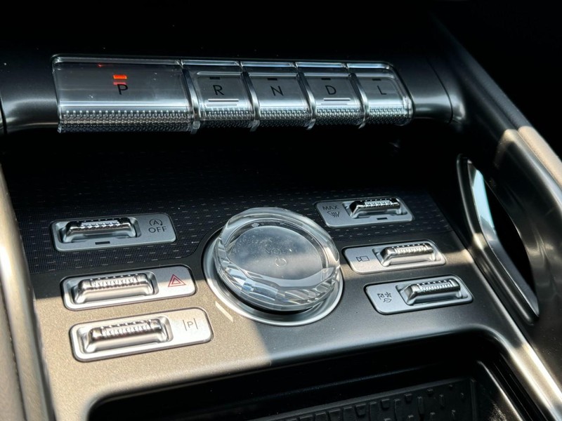 Lincoln Nautilus Vehicle Full-screen Gallery Image 15