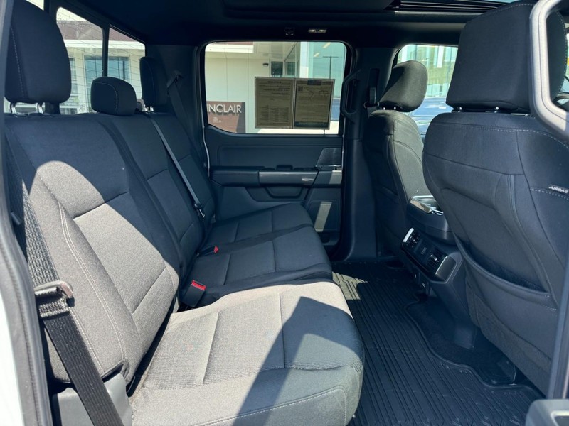 Ford F-150 Vehicle Full-screen Gallery Image 13