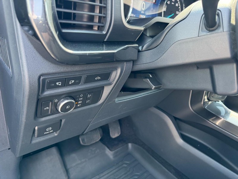 Ford F-150 Vehicle Full-screen Gallery Image 14
