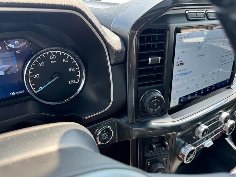 Ford F-150 Vehicle Full-screen Gallery Image 21