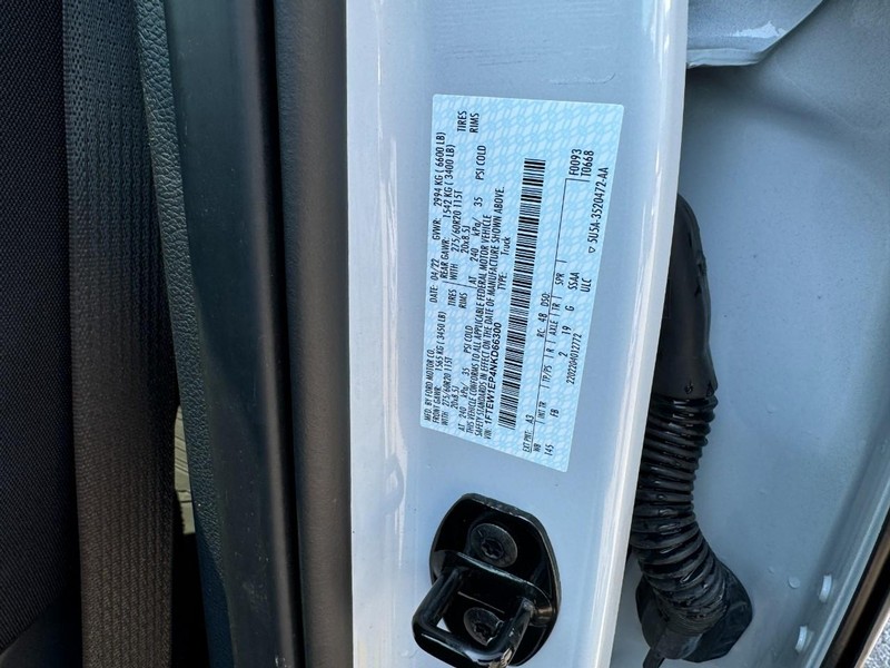 Ford F-150 Vehicle Full-screen Gallery Image 28