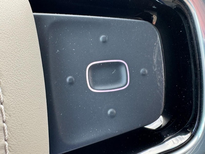 Lincoln Nautilus Vehicle Full-screen Gallery Image 19