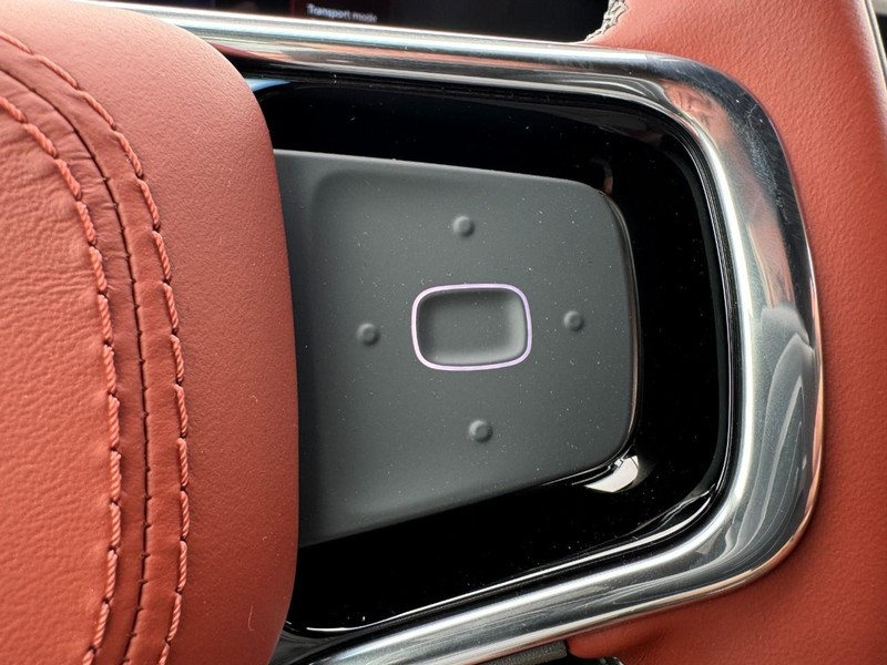 Lincoln Nautilus Vehicle Full-screen Gallery Image 19