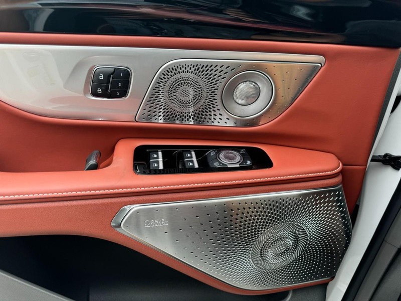 Lincoln Nautilus Vehicle Full-screen Gallery Image 25