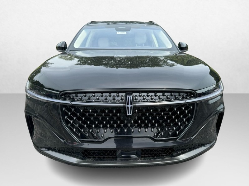 Lincoln Nautilus Vehicle Full-screen Gallery Image 02