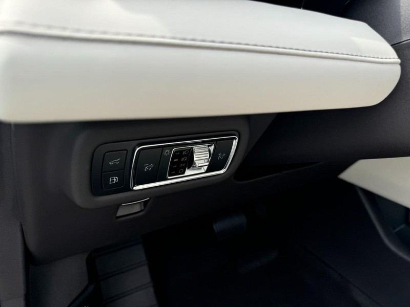 Lincoln Nautilus Vehicle Full-screen Gallery Image 14