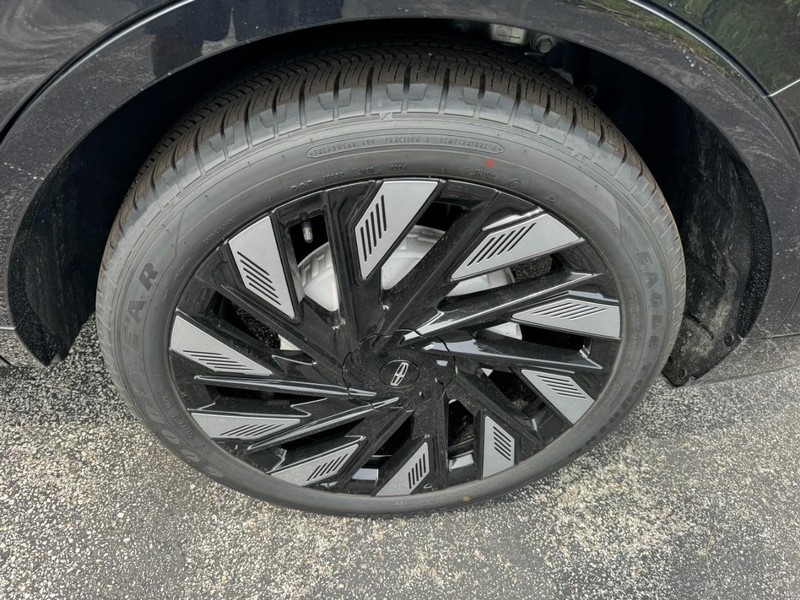 Lincoln Nautilus Vehicle Full-screen Gallery Image 27