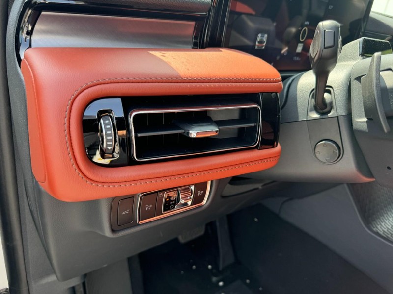 Lincoln Aviator Vehicle Full-screen Gallery Image 14