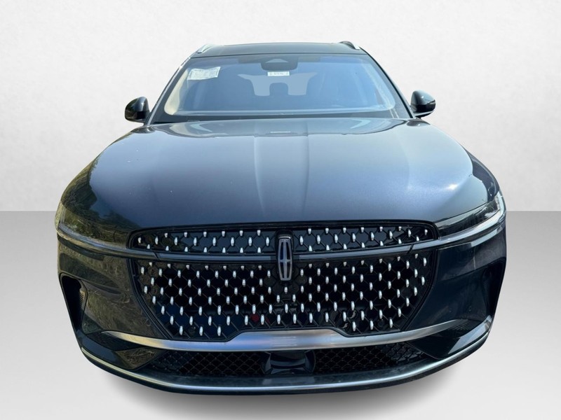 Lincoln Nautilus Vehicle Full-screen Gallery Image 02