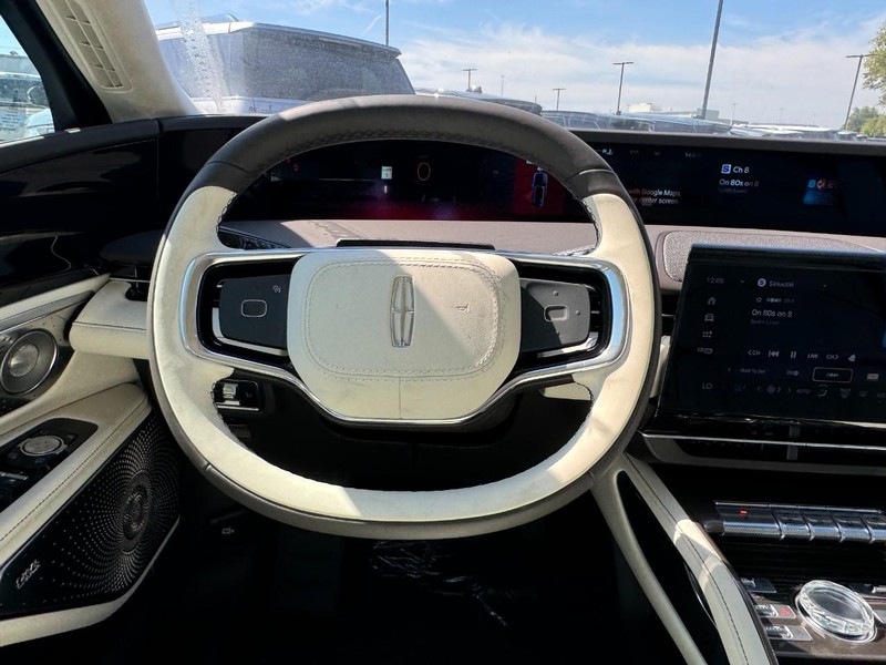 Lincoln Nautilus Vehicle Full-screen Gallery Image 10