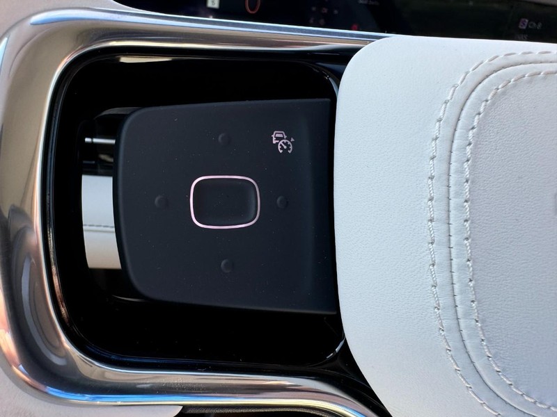 Lincoln Nautilus Vehicle Full-screen Gallery Image 18