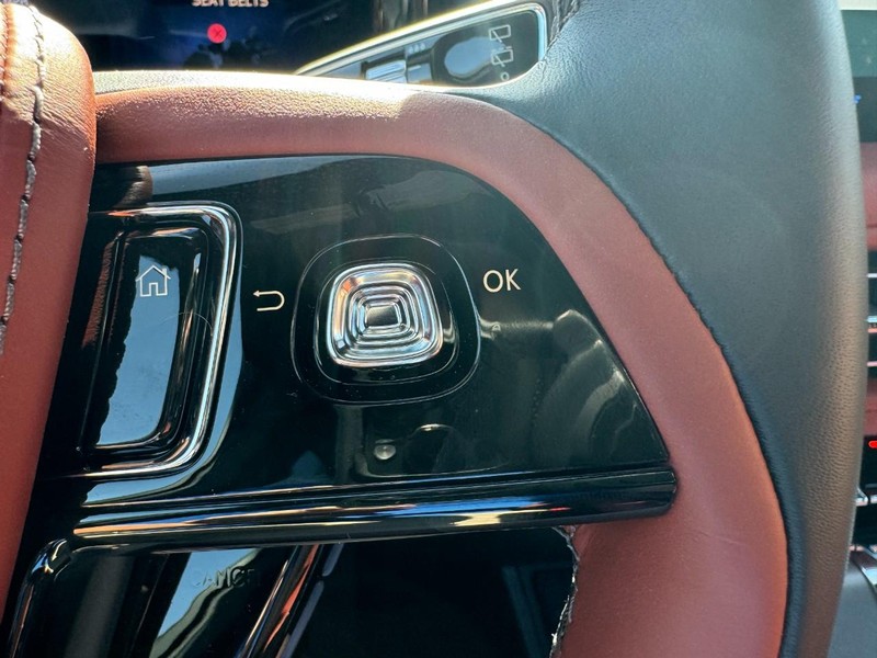 Lincoln Aviator Vehicle Full-screen Gallery Image 17