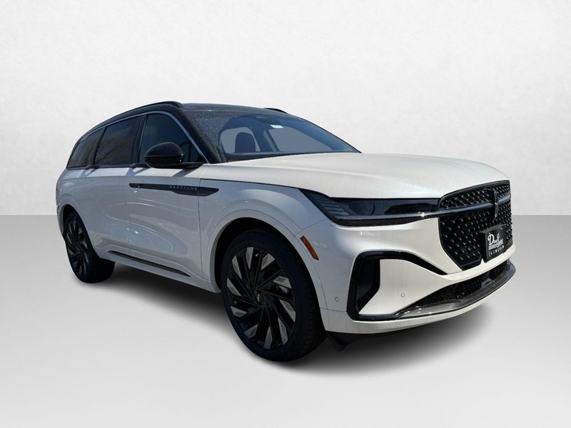 Lincoln Nautilus Vehicle Full-screen Gallery Image 03