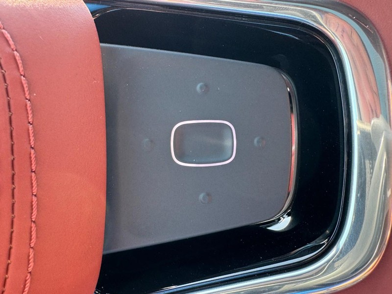 Lincoln Nautilus Vehicle Full-screen Gallery Image 19