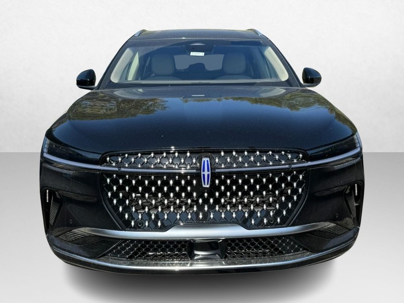 Lincoln Nautilus Vehicle Full-screen Gallery Image 02