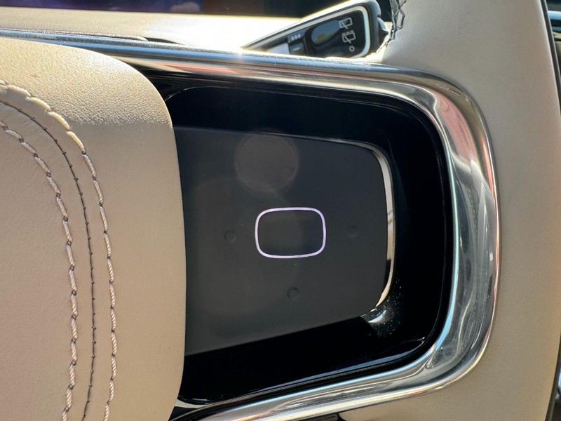 Lincoln Nautilus Vehicle Full-screen Gallery Image 19