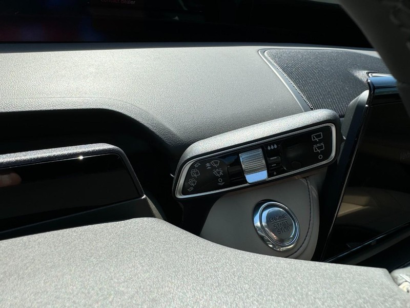 Lincoln Nautilus Vehicle Full-screen Gallery Image 21