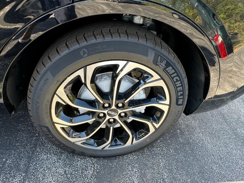 Lincoln Nautilus Vehicle Full-screen Gallery Image 27