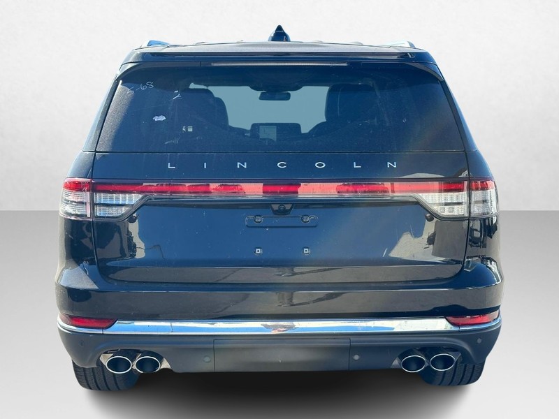 Lincoln Aviator Vehicle Full-screen Gallery Image 06