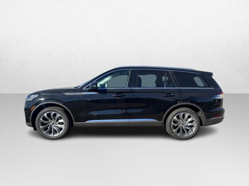 Lincoln Aviator Vehicle Full-screen Gallery Image 08