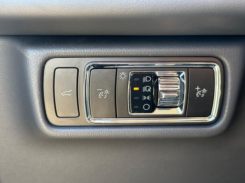 Lincoln Aviator Vehicle Full-screen Gallery Image 23